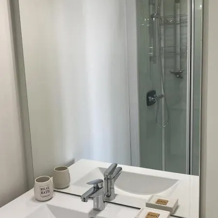 De Charme Avec Piscine Chauffee, Jardin Privatif Et Equipements Bebes, A 15 Min D'angouleme - Fr-1-653-16 * Vars