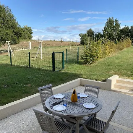 De Charme Avec Piscine Chauffee, Jardin Privatif Et Equipements Bebes, A 15 Min D'angouleme - Fr-1-653-16 بيت للعطل *