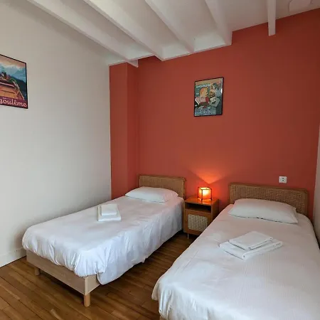 別荘 De Charme Avec Piscine Chauffee, Jardin Privatif Et Equipements Bebes, A 15 Min D'angouleme - Fr-1-653-16 Vars